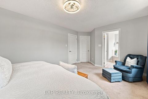 Photo 18 at 70 Thornlodge Drive, Keswick South, Georgina