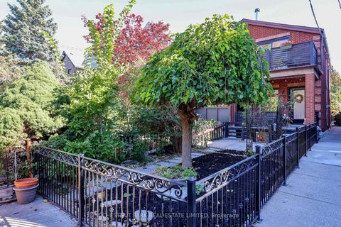 Photo 1 at 517 Crawford Street, Little Italy, Toronto