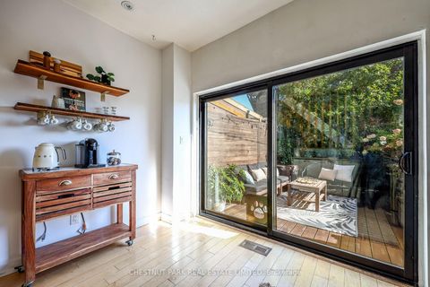 Photo 15 at 517 Crawford Street, Little Italy, Toronto