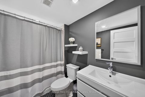 Photo 12 at 1603 - 705 King Street W, Niagara, Toronto