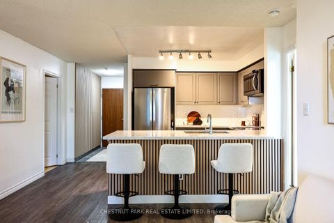 Photo 2 at 615 - 23 Lorraine Drive, Willowdale West, Toronto