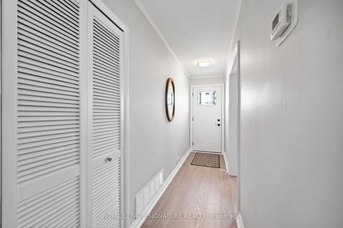 Photo 4 at 81 Nash Drive, CFB, Toronto