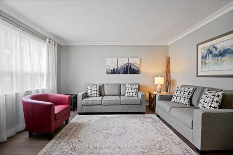 Photo 5 at 81 Nash Drive, CFB, Toronto