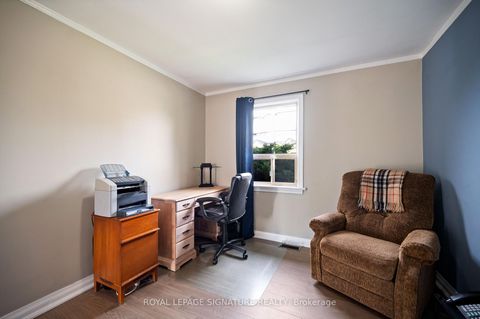 Photo 12 at 81 Nash Drive, CFB, Toronto