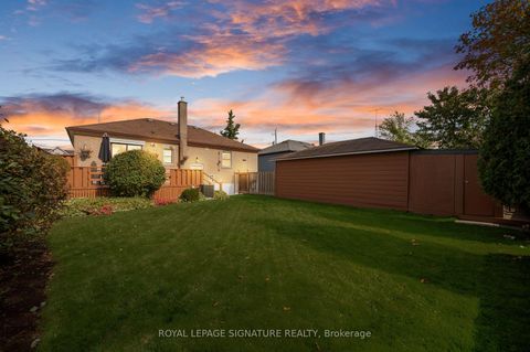 Photo 19 at 81 Nash Drive, CFB, Toronto