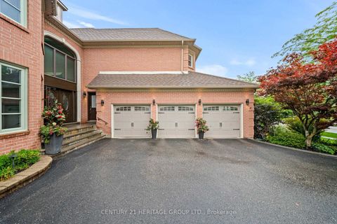 Photo 2 at 48 Carlyle Crescent, Aurora Highlands, Aurora