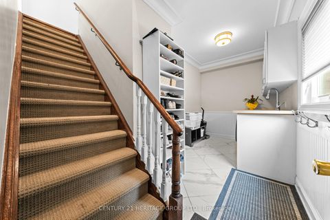 Photo 12 at 48 Carlyle Crescent, Aurora Highlands, Aurora