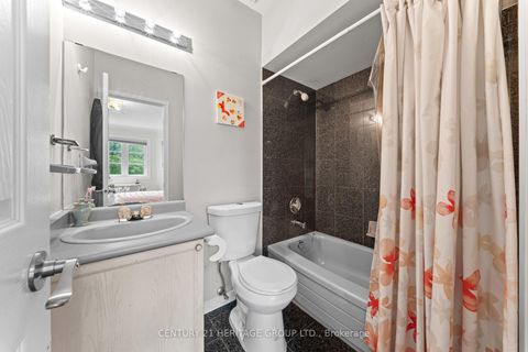 Photo 32 at 48 Carlyle Crescent, Aurora Highlands, Aurora