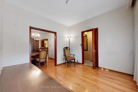 Photo 8 at 36 Earlscourt Avenue, Davenport, Toronto
