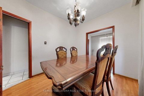 Photo 11 at 36 Earlscourt Avenue, Davenport, Toronto