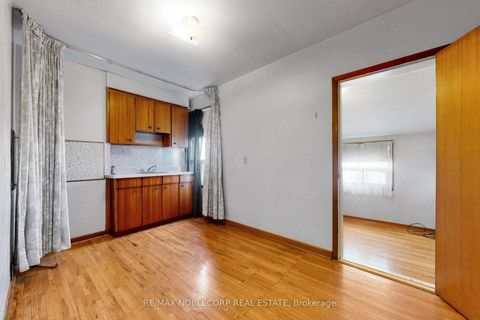Photo 29 at 36 Earlscourt Avenue, Davenport, Toronto