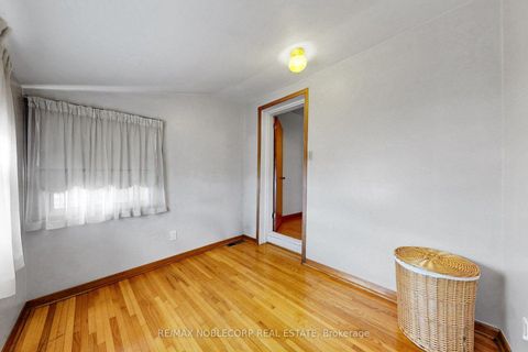 Photo 33 at 36 Earlscourt Avenue, Davenport, Toronto