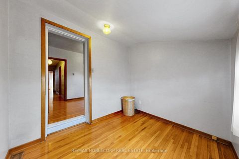 Photo 34 at 36 Earlscourt Avenue, Davenport, Toronto