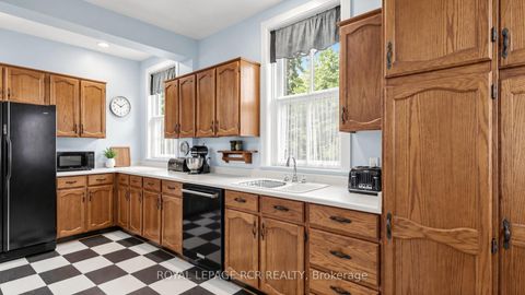 Photo 16 at 16 Blake Street, North Shore, Barrie