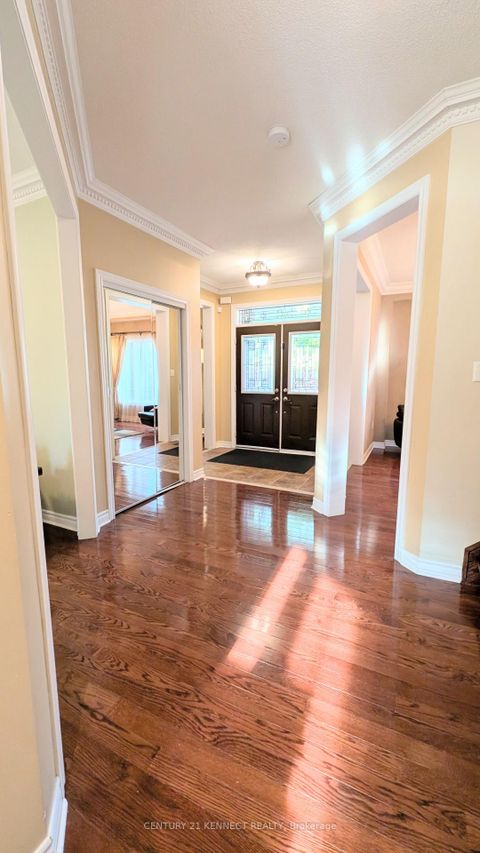 Photo 2 at 365 Old Colony Road, Oak Ridges Lake Wilcox, Richmond Hill