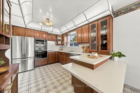 Photo 12 at 169 Grandravine Drive, York University Heights, Toronto