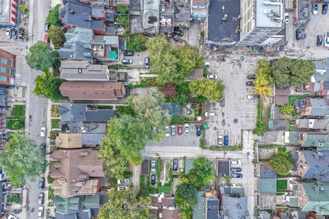 Photo 2 at 114 Baldwin Street, Chinatown, Toronto