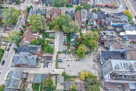 Photo 3 at 114 Baldwin Street, Chinatown, Toronto