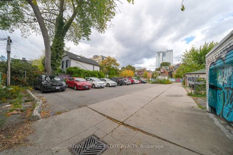 Photo 5 at 114 Baldwin Street, Chinatown, Toronto