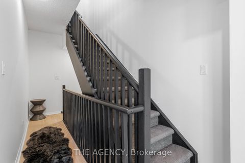 Photo 11 at 667 - 38 Stadium Road, Niagara, Toronto
