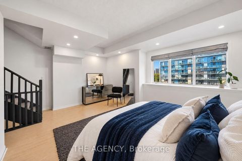 Photo 14 at 667 - 38 Stadium Road, Niagara, Toronto