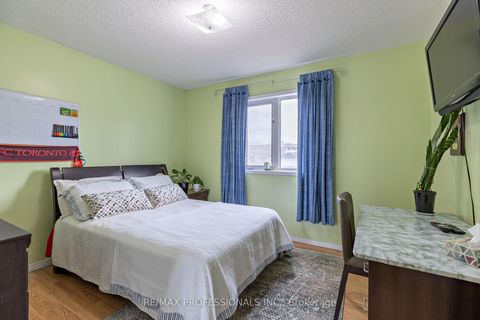 Photo 15 at 7 Mulock Avenue, Junction Area, Toronto