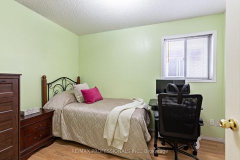 Photo 18 at 7 Mulock Avenue, Junction Area, Toronto