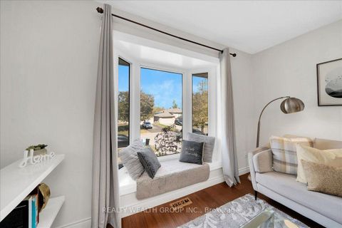 Photo 7 at 11 BRISTOW Court, Allandale Heights, Barrie