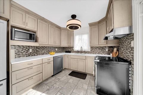 Photo 9 at 11 BRISTOW Court, Allandale Heights, Barrie