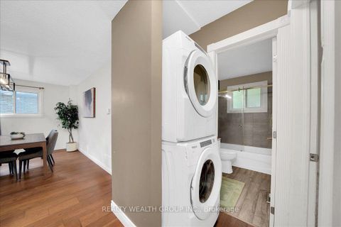 Photo 17 at 11 BRISTOW Court, Allandale Heights, Barrie