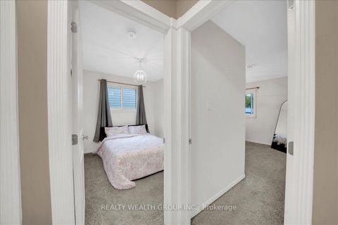 Photo 21 at 11 BRISTOW Court, Allandale Heights, Barrie
