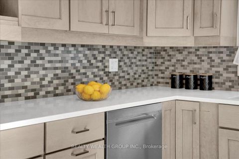 Photo 23 at 11 BRISTOW Court, Allandale Heights, Barrie