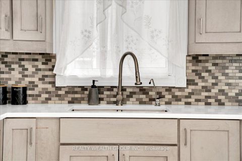 Photo 24 at 11 BRISTOW Court, Allandale Heights, Barrie