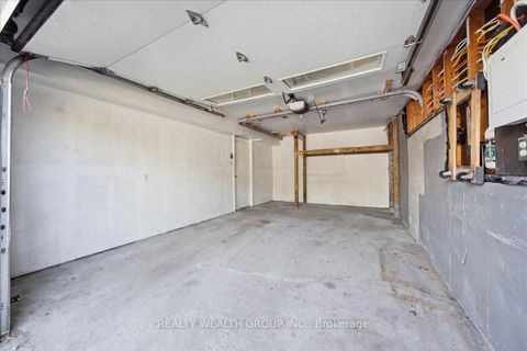 Photo 35 at 11 BRISTOW Court, Allandale Heights, Barrie