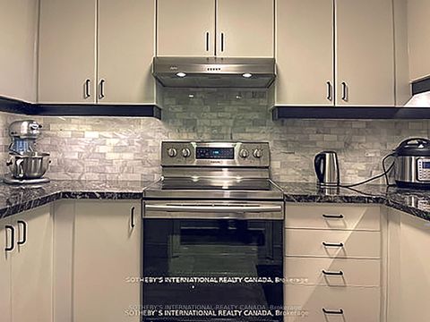 Photo 4 at 1715 - 711 Bay Street, Bay Street Corridor, Toronto