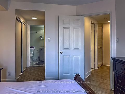 Photo 10 at 1715 - 711 Bay Street, Bay Street Corridor, Toronto