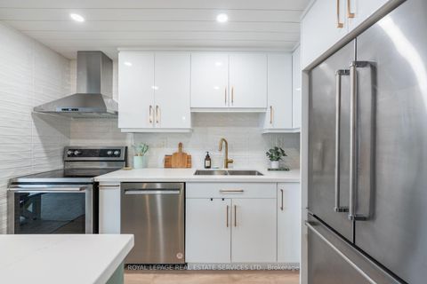 Photo 3 at 309 - 80 Quebec Avenue, High Park North, Toronto