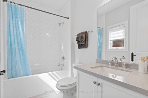 Photo 26 at 4 Basil Ridge Court, King City, King