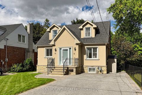 Photo 1 at 19 Riverview Heights, Humber Heights, Toronto