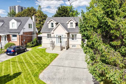 Photo 3 at 19 Riverview Heights, Humber Heights, Toronto