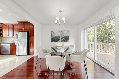 Photo 10 at 19 Riverview Heights, Humber Heights, Toronto
