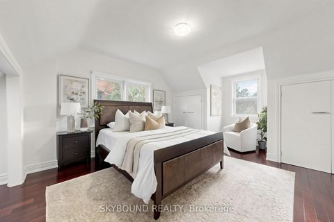 Photo 13 at 19 Riverview Heights, Humber Heights, Toronto