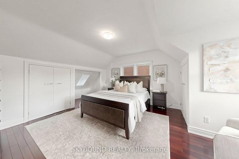 Photo 16 at 19 Riverview Heights, Humber Heights, Toronto