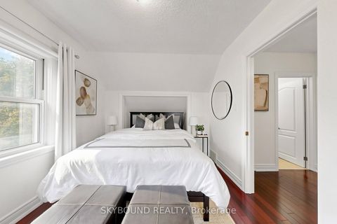Photo 18 at 19 Riverview Heights, Humber Heights, Toronto