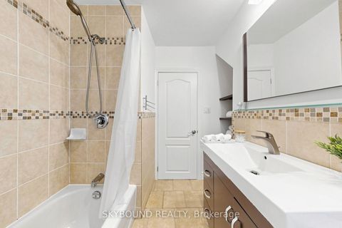 Photo 20 at 19 Riverview Heights, Humber Heights, Toronto