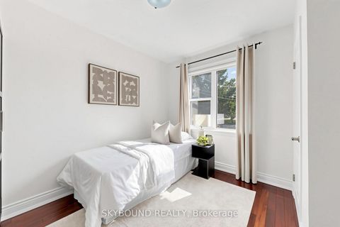 Photo 23 at 19 Riverview Heights, Humber Heights, Toronto