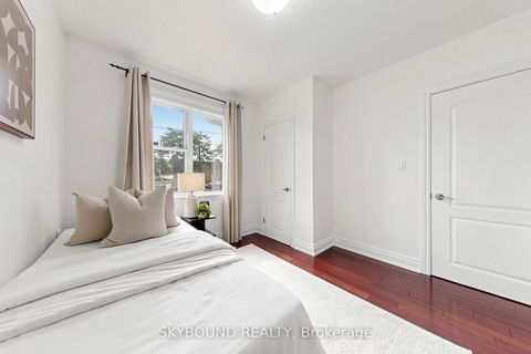 Photo 24 at 19 Riverview Heights, Humber Heights, Toronto