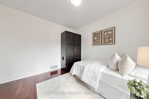 Photo 25 at 19 Riverview Heights, Humber Heights, Toronto