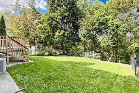 Photo 34 at 19 Riverview Heights, Humber Heights, Toronto