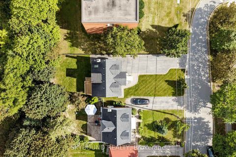 Photo 39 at 19 Riverview Heights, Humber Heights, Toronto